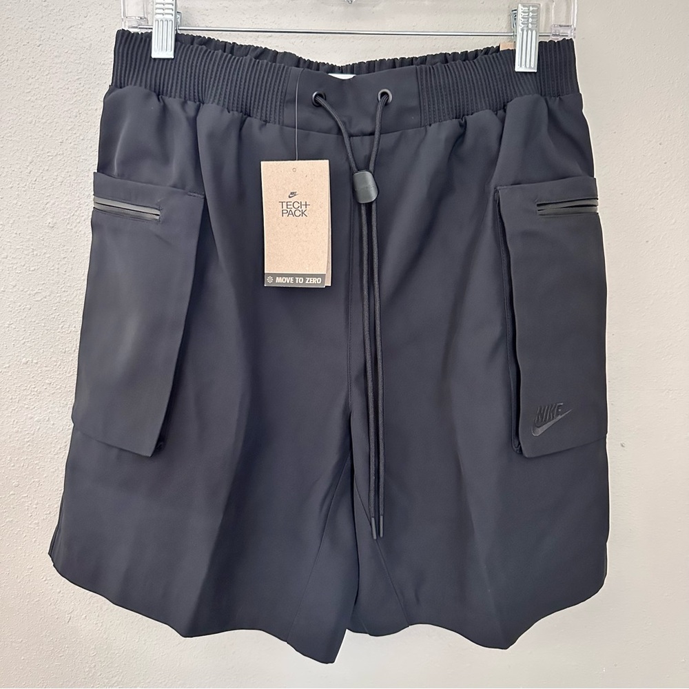 Nike Sportswear Tech Pack Shorts Woven Utility FB7528-010 Black Mens Small $115
